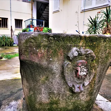 Divinity's Reach - Old Town Center Guest house 4*